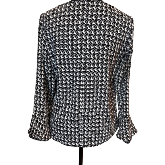 Ann Taylor Floral Geometric Black/White Print Pullover Blouse in XS - Picture 6 of 14